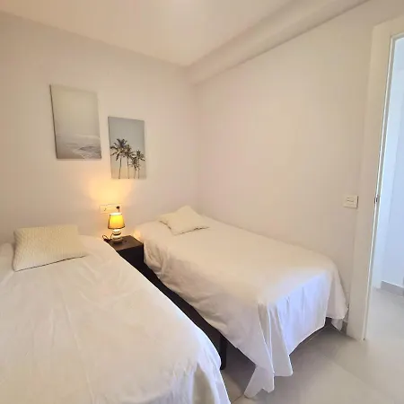 Appartement 1º Linea De Playa En Pleno Centro De *