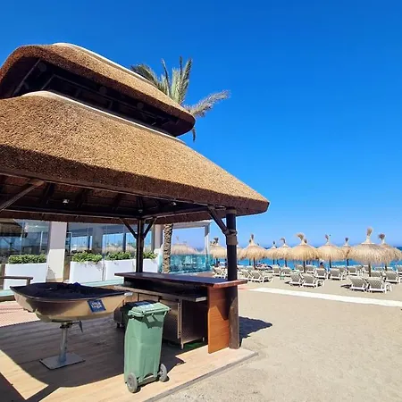 1º Línea De Playa En Pleno Centro De *