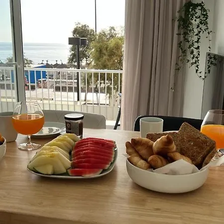 1º Línea De Playa En Pleno Centro De Apartamento