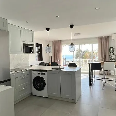 Apartamento 1º Línea De Playa En Pleno Centro De Fuengirola