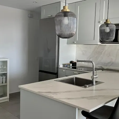 Apartamento 1º Línea De Playa En Pleno Centro De *