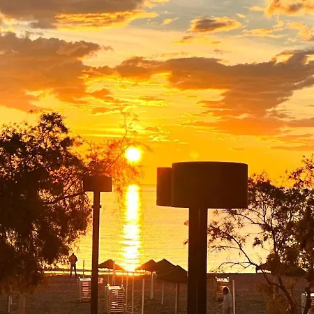 Apartment 1º Linea De Playa En Pleno Centro De Fuengirola