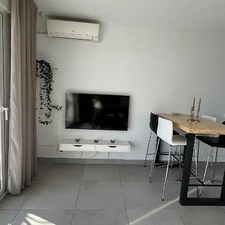 1º Linea De Playa En Pleno Centro De * فوينخيرولا